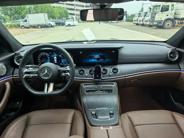 Mercedes-Benz E-Class — Фото автомобиля 10
