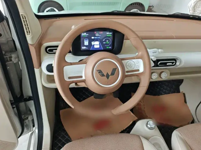Wuling Hongguang Mini EV — Фото автомобиля 10