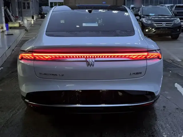 Buick Zenith Sedan 2025 Model Base Version — Фото автомобиля 17