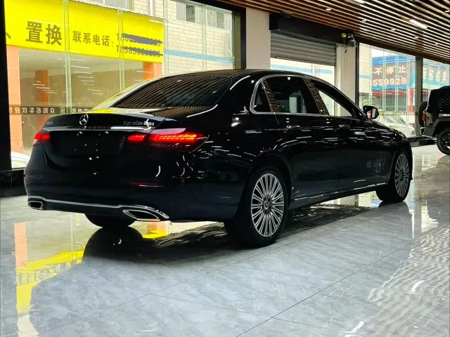 Mercedes-Benz E-Class — Фото автомобиля 16