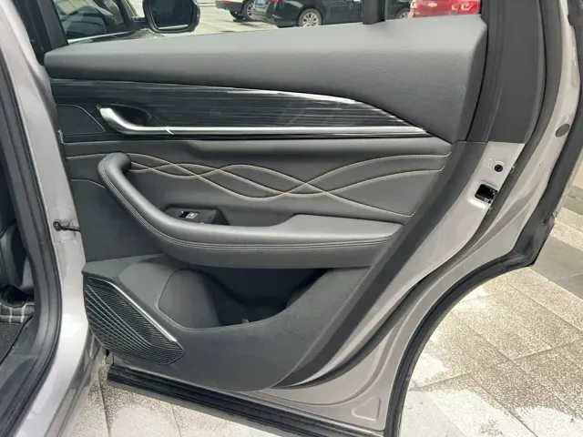 Geely Xingyue L — Фото автомобиля 17