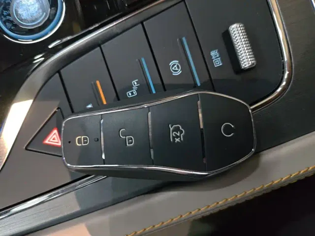 BYD Yuan PLUS — Фото автомобиля 8