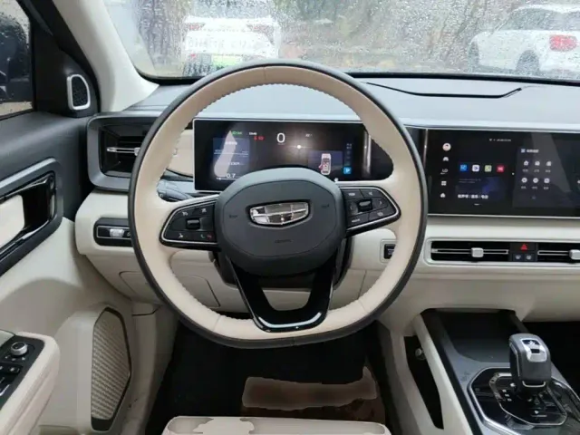 Geely ICON — Фото автомобиля 10