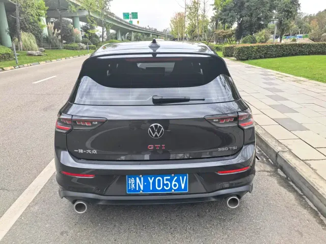 Volkswagen Golf GTI — Фото автомобиля 7