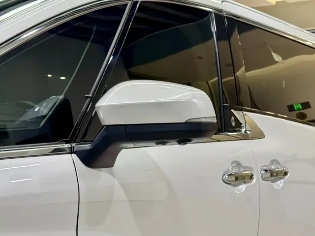 Toyota Alphard — Фото автомобиля 10