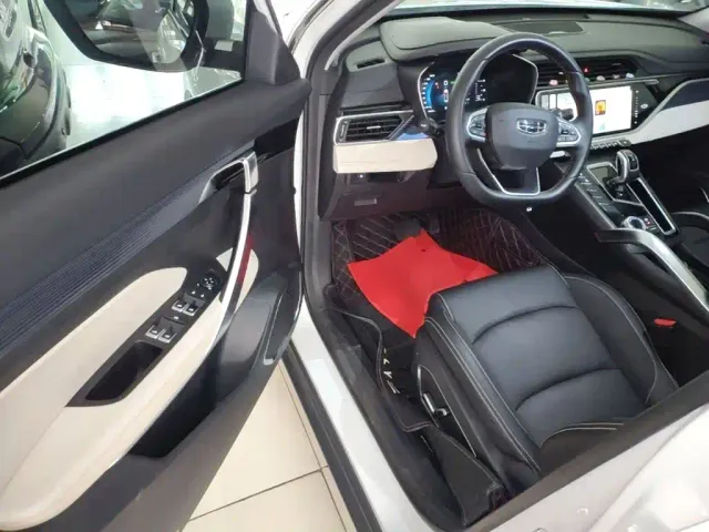 Geely Boyue — Фото автомобиля 15
