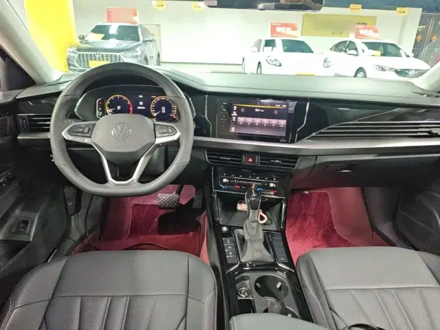 Volkswagen Passat — Фото автомобиля 9