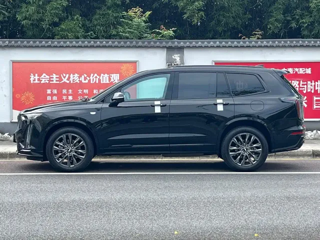 Cadillac XT6 — Фото автомобиля 3