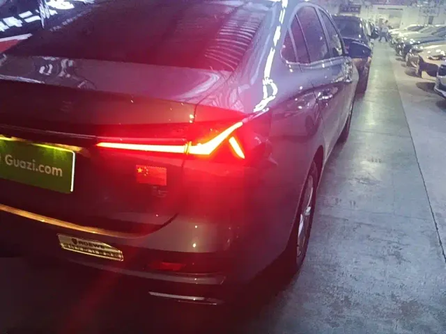 Roewe i5 — Фото автомобиля 7