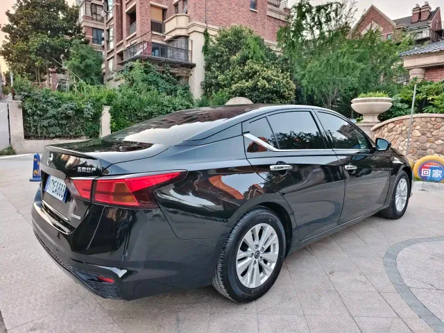 Nissan Teana — Фото автомобиля 9