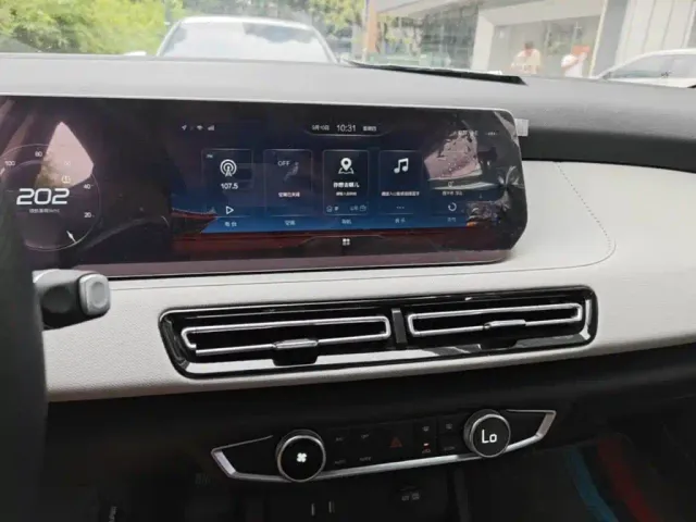 BAIC Beijing EU5 PLUS — Фото автомобиля 12