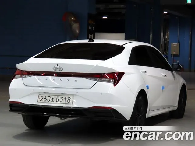 Hyundai Avante CN7 — Фото автомобиля 2