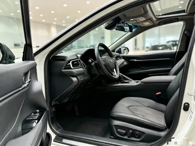 Toyota Camry — Фото автомобиля 7