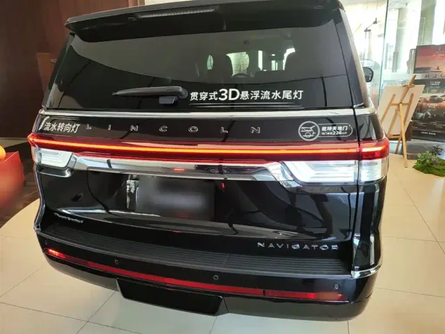 Lincoln Navigator — Фото автомобиля 5
