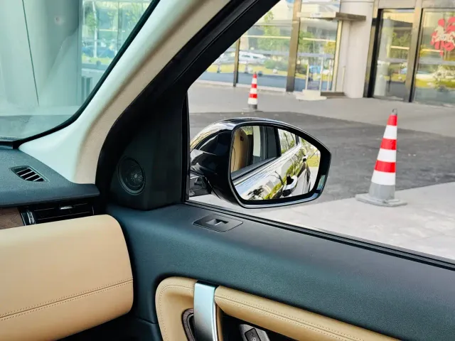 Land Rover Discovery Sport — Фото автомобиля 18