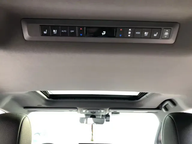 Toyota Granvia — Фото автомобиля 10