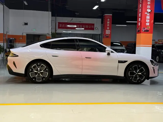 Xiaomi SU7 — Фото автомобиля 8