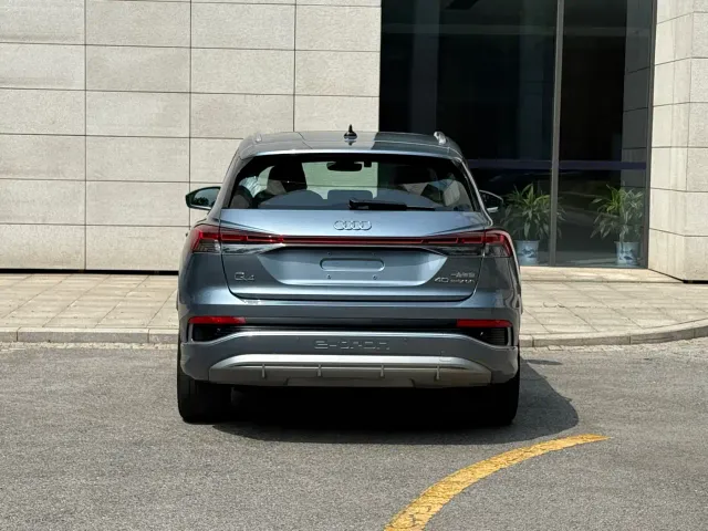 Audi Q4 e-tron — Фото автомобиля 19