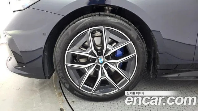 BMW 5 Series — Фото автомобиля 5