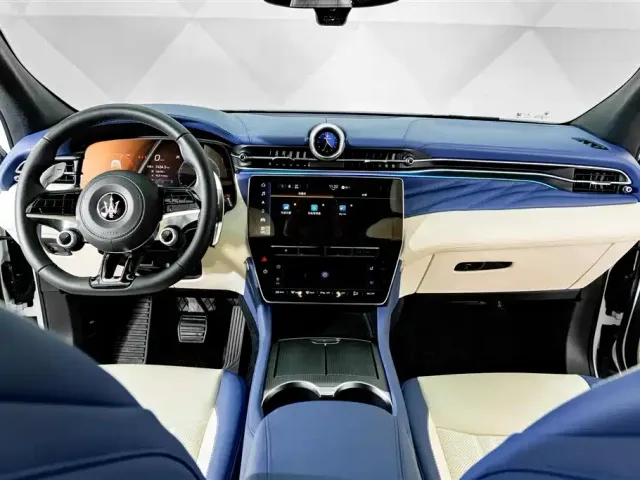 Maserati Grecale — Фото автомобиля 12