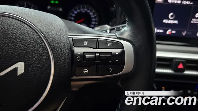 Kia K5 K5 3 поколение 2.0 LPI(Для проката) — Фото автомобиля 16