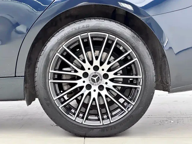 Mercedes-Benz C-Class — Фото автомобиля 10