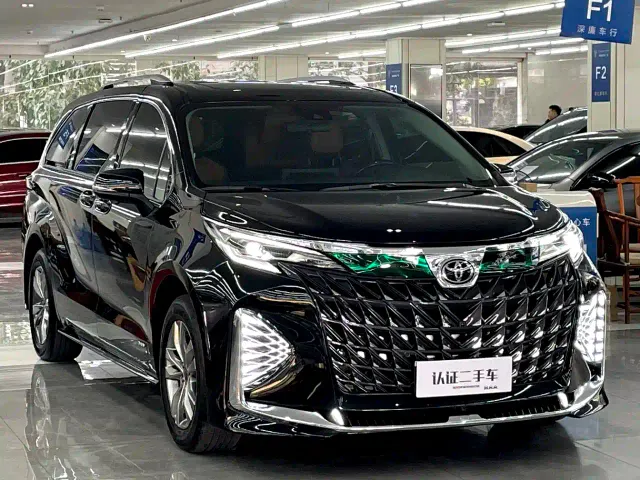 Toyota Sienna — Фото автомобиля 3