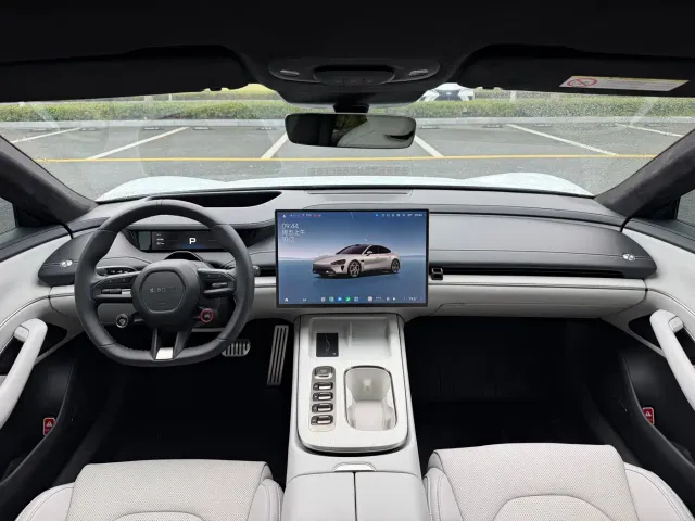 Xiaomi SU7 — Фото автомобиля 7