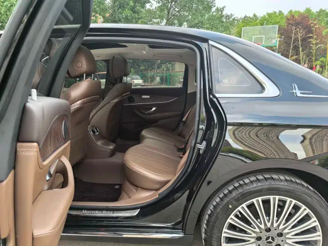 Mercedes-Benz E-Class — Фото автомобиля 13