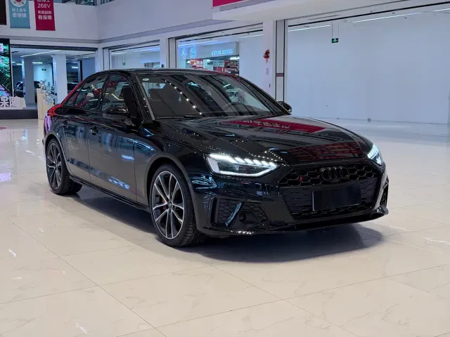 Audi S4 — Фото автомобиля 3