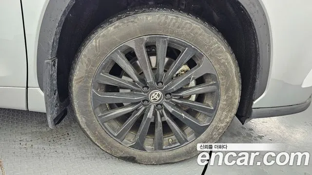 Toyota Highlander — Фото автомобиля 21