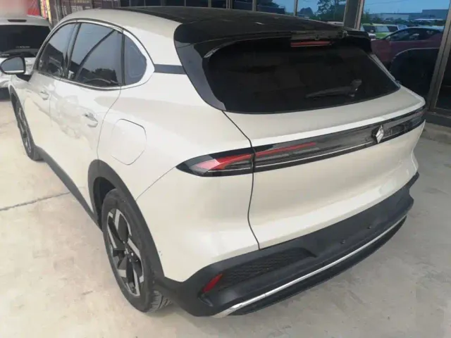 Baojun Baojun Yunhai 2024 140km Plug-in Hybrid — Фото автомобиля 4