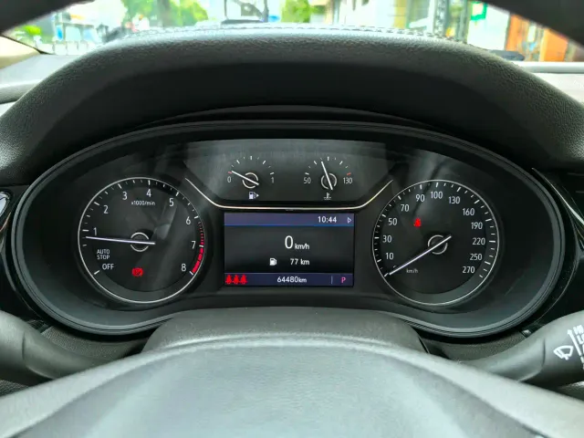 Buick Regal — Фото автомобиля 12