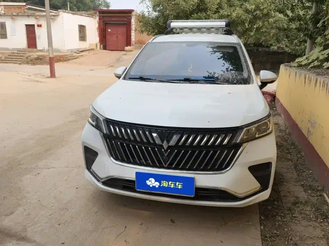 Wuling Jiachen — Фото автомобиля 2