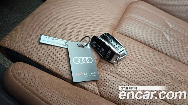 Audi e-tron — Фото автомобиля 22