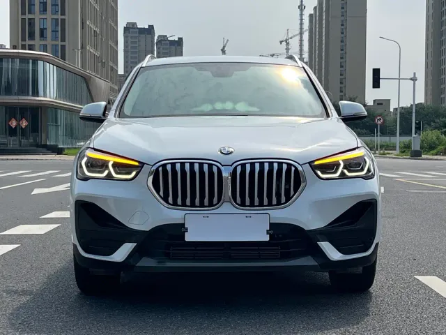 BMW X1 — Фото автомобиля 2