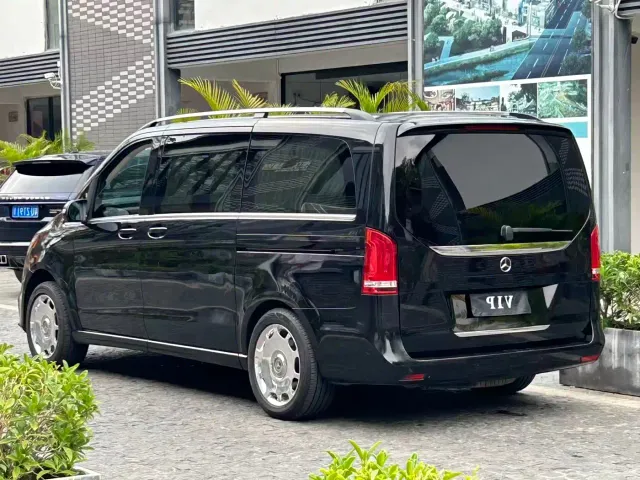 Mercedes-Benz V-Class — Фото автомобиля 14