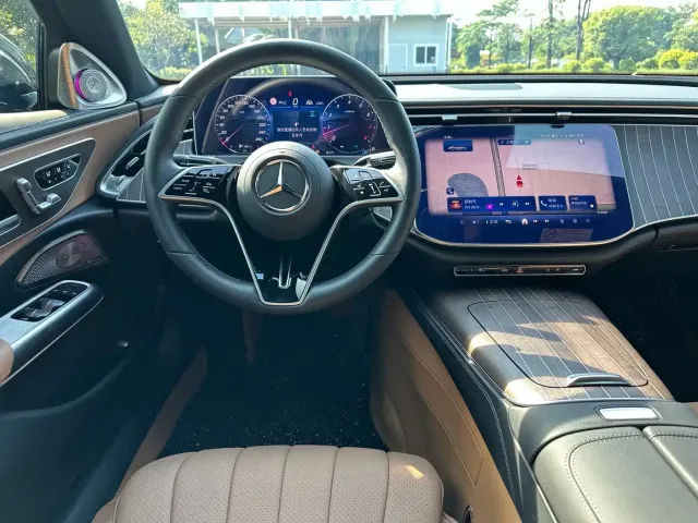 Mercedes-Benz E-Class — Фото автомобиля 13