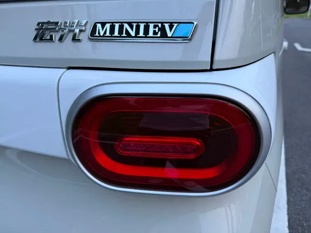 Wuling Hongguang Mini EV — Фото автомобиля 15