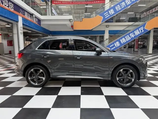 Audi Q3 — Фото автомобиля 4