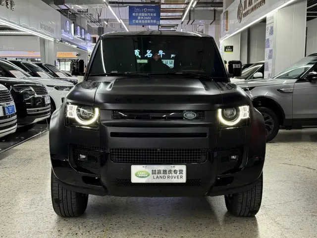 Land Rover Defender — Фото автомобиля 3