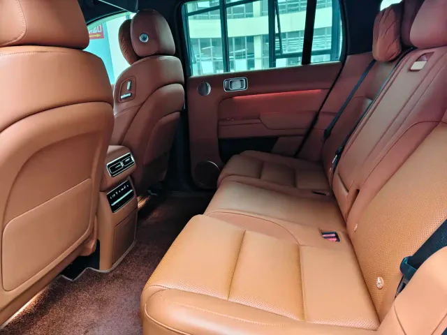 Li Auto L7 — Фото автомобиля 9