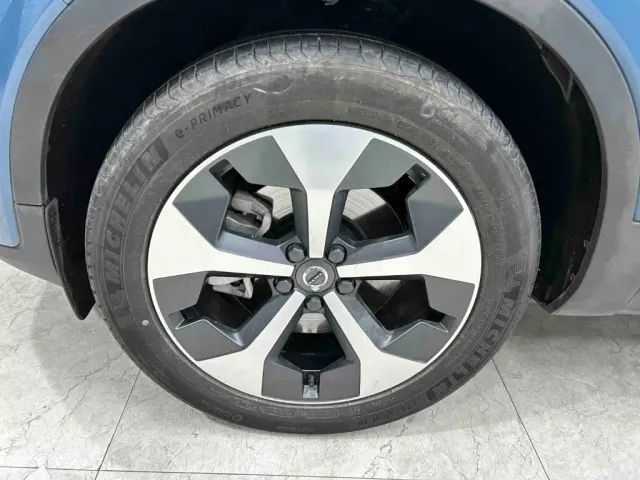 Volvo XC40 — Фото автомобиля 25