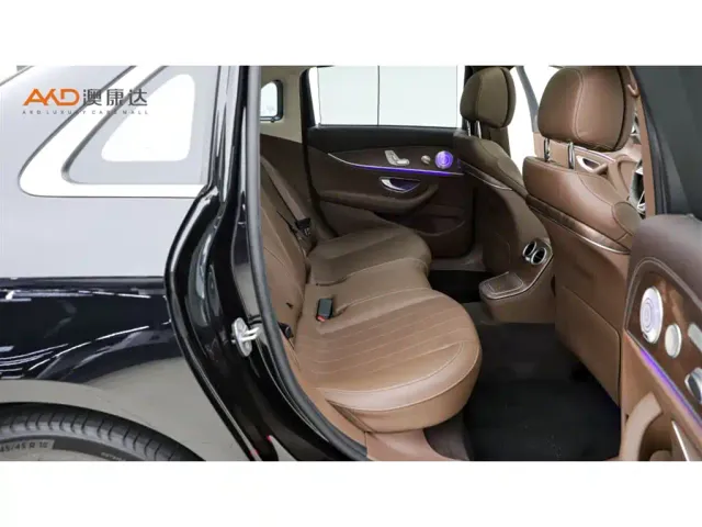 Mercedes-Benz E-Class — Фото автомобиля 8