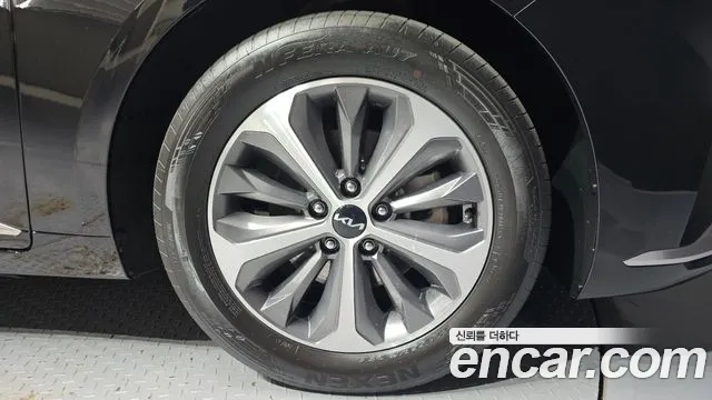 Kia K8 Hybrid — Фото автомобиля 6