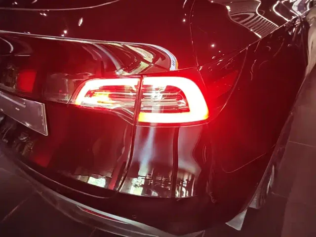 Tesla Model Y — Фото автомобиля 7
