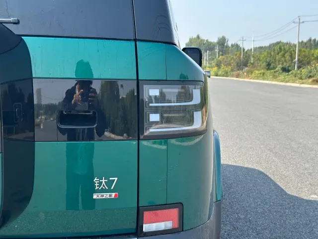 BYD FangChengBao Titanium 7 — Фото автомобиля 24