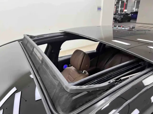 Mercedes-Benz E-Class — Фото автомобиля 23