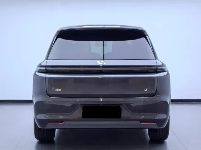 Li Auto L8 — Фото автомобиля 6