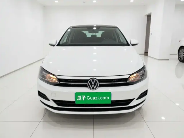 Volkswagen Polo — Фото автомобиля 2